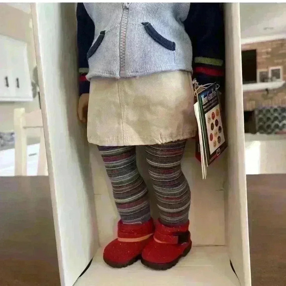 RARE American Girl Lindsey Doll – Retired 2001 – First Girl of the Year NWT - Picture 9 of 9